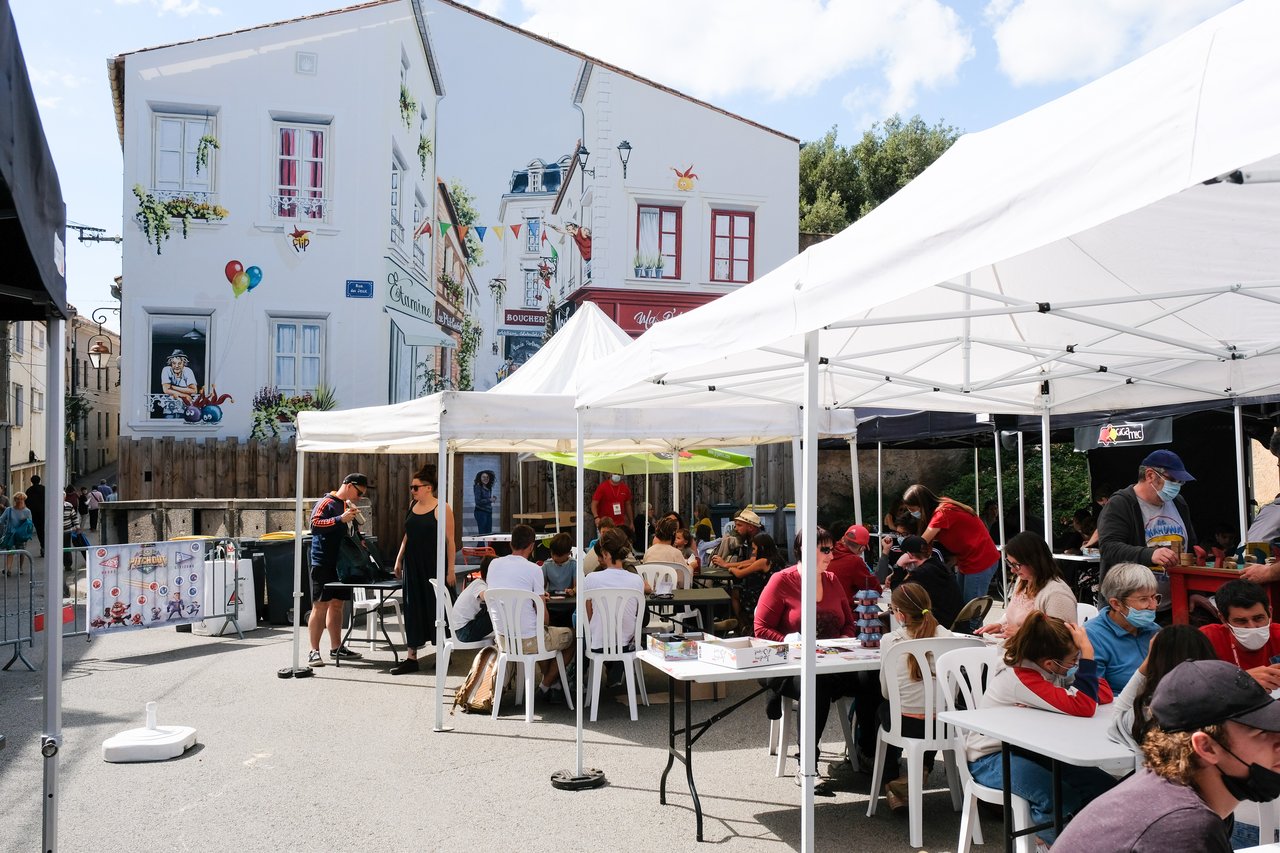 Espace jeu de société, place de la Saunerie - Agrandir l'image (fenêtre modale)