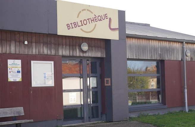 Entrée de la bibliothèque de Vasles